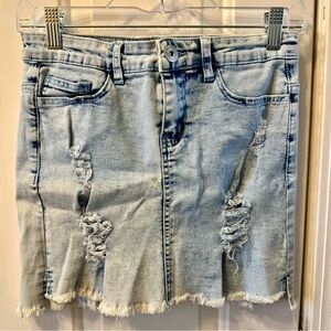 Lightwash Denim Mini🖤